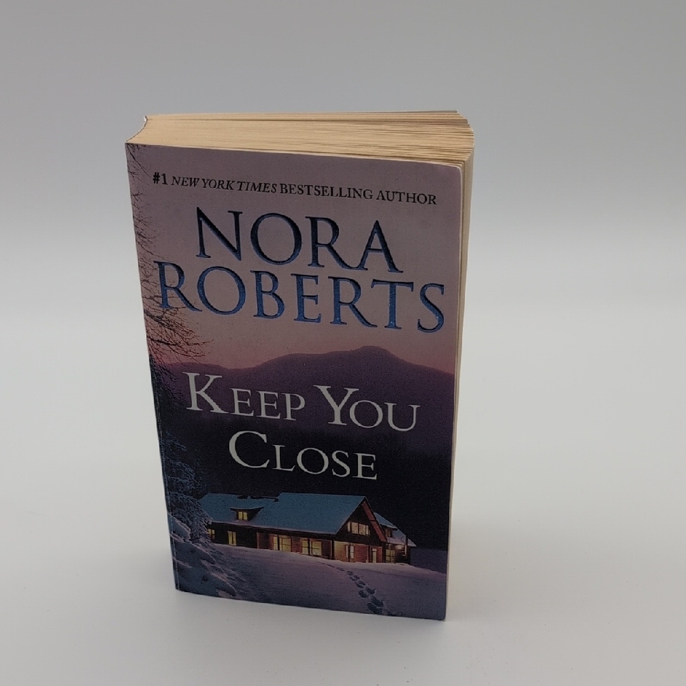 💵2/$10Bundle and Save💵Nora Roberts 'Keep You Close' Book